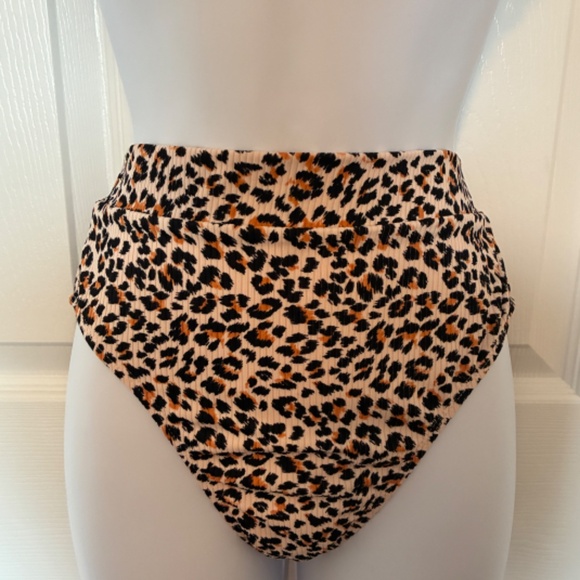 Xhiliration High-Waisted Ribbed Bikini Bottom - Picture 4 of 6